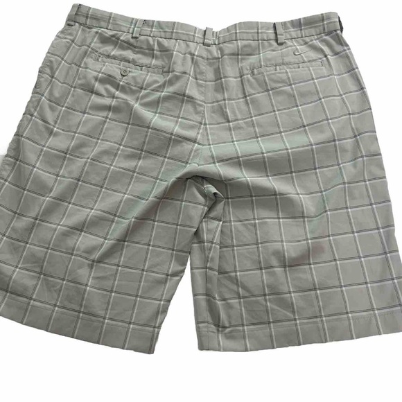 Men’s‎ Nike Golf Shorts Plaid Men’s Size 42 EUC - Picture 2 of 13
